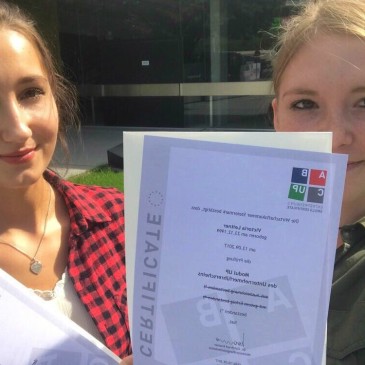 BORG-Schülerinnen absolvieren Unternehmerprüfung in Graz
